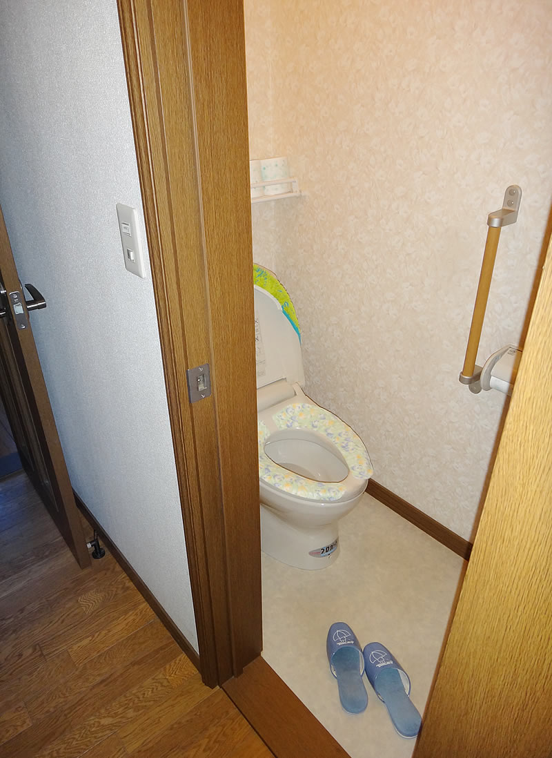 リフォーム　トイレビフォー06